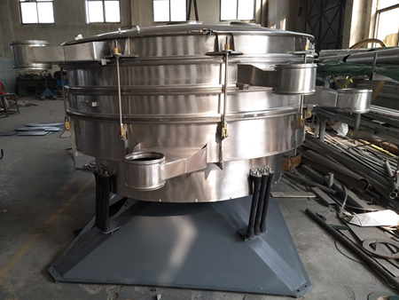 采用仿人工篩分原理設計的一種精細篩分設備，模擬人工十分，不損壞物料，適合粉末、顆粒物料篩分